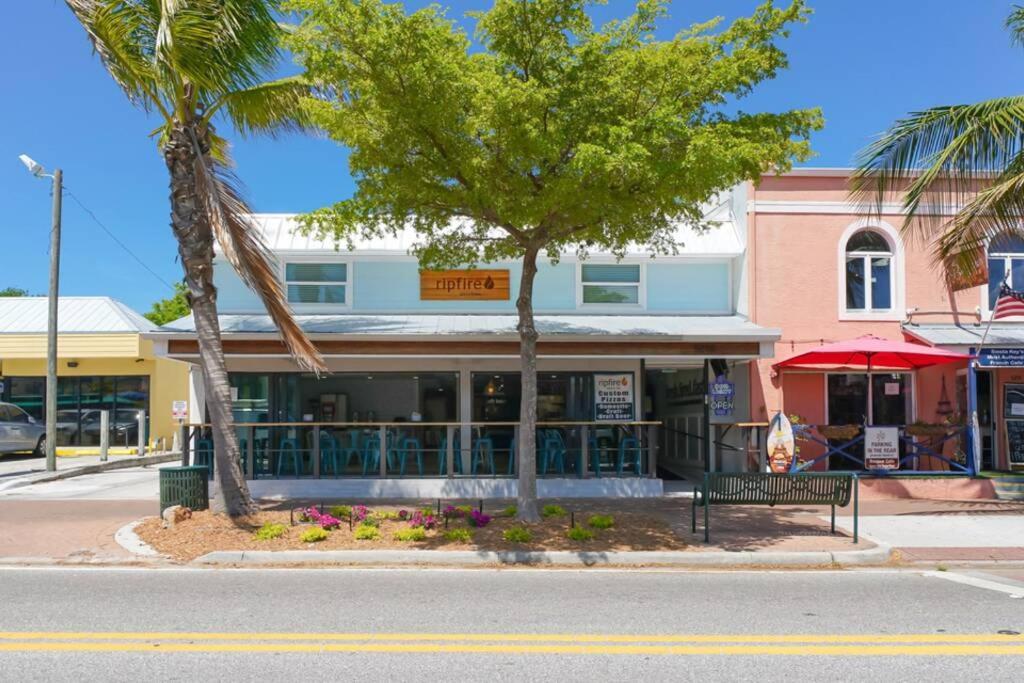 Siesta Key Village-Suite #3: A Block To The Beach! Sarasota Eksteriør bilde