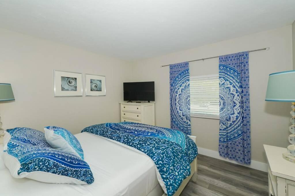 Siesta Key Village-Suite #3: A Block To The Beach! Sarasota Eksteriør bilde